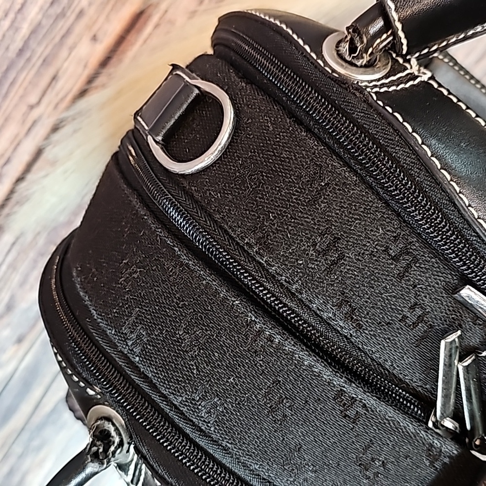 FOR YOUR EYES ONLY BLACK JACQUARD TRIPLE COMPARTMENT COSMETIC CASE - Picture 7 of 15